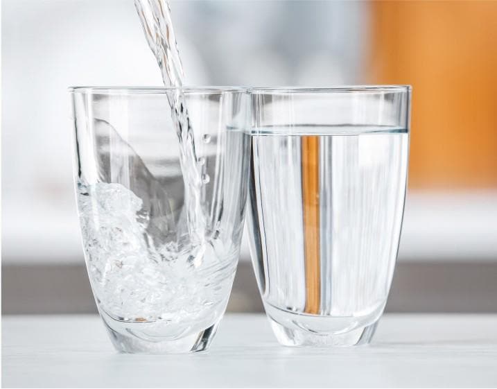 Dos vasos de agua